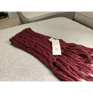 Dasein red fringe scarf, 100% acrylic, NWT